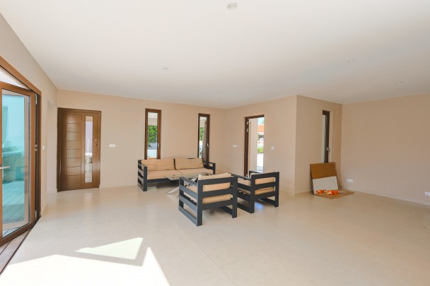 Blue Bay - Newly built 4-bedroom villa with pool on gated resort