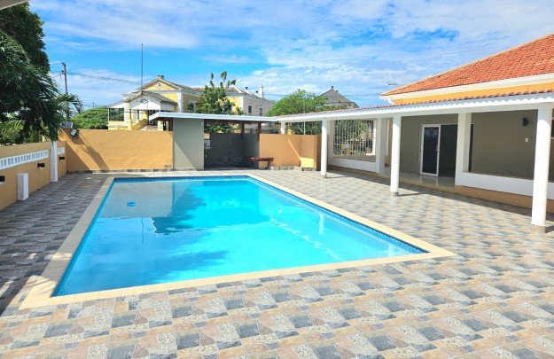 Otrobanda - Renovated 4-bedroom house with pool and bar 