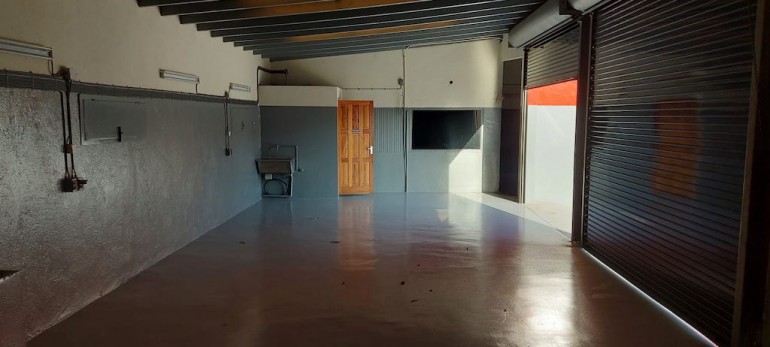 Rooseveltweg - Commercial space for rent on main road