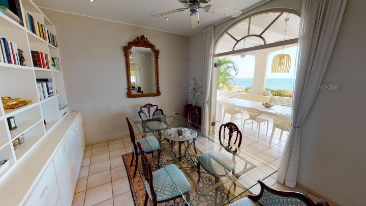 Penthouse with fantastic sea view and 2 indoor garages - incl. rental 