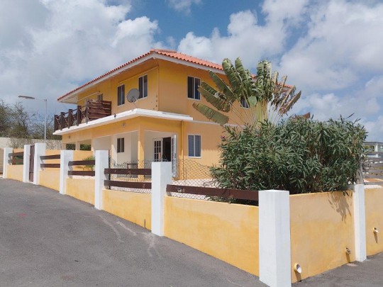 Vista Montaña - semi-detached house on large plot