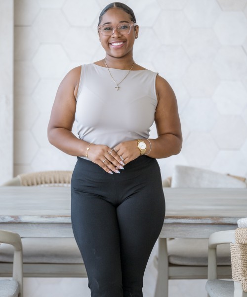 Image Sjuliany Luijando Sales Associate 