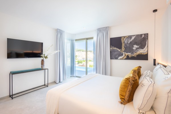 THE CAPE 6 – Luxury Apartment with Sea & Golf Course View 
