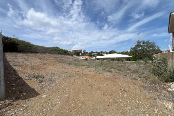 Jan Thiel - Spacious and elevated plot with views