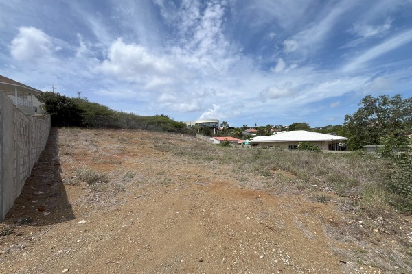 Jan Thiel - Spacious and elevated plot with views