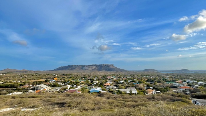 Fuik - Spacious Home on Expansive Land