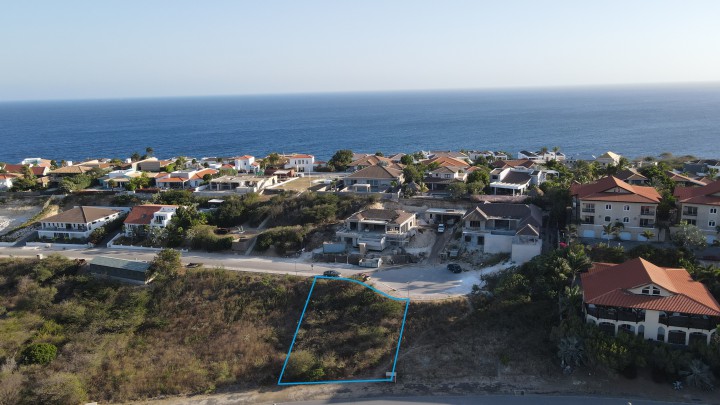 Blue Bay BD42 - Spacious lot with view