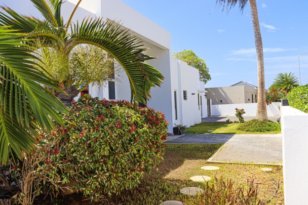 Vista Royal - Modern villa in popular neighborhood for vacation rental