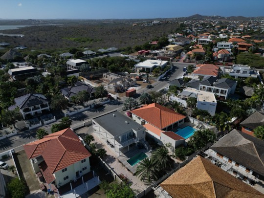 Vista Royal - Spacious villa with pool in popular vacation rental area
