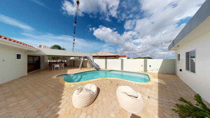 Grote Berg - Recently renovated villa with swimming pool