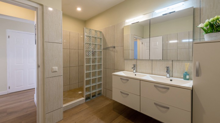 Blue Bay - Spacious appartement with views at Residence Le Bleu