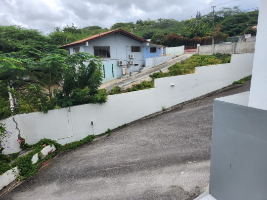 Salinja - Spacious house with beautiful view centrally located