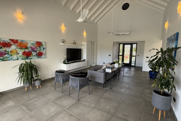 Blue Bay – Charming Villa with Panoramic Views over the Golf Course