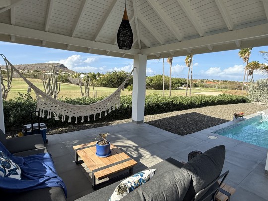 Blue Bay &ndash; Charming Villa with Panoramic Views over the Golf Course