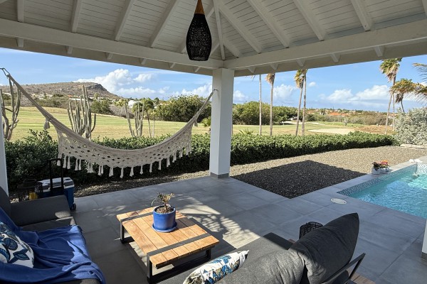 Blue Bay – Charming Villa with Panoramic Views over the Golf Course