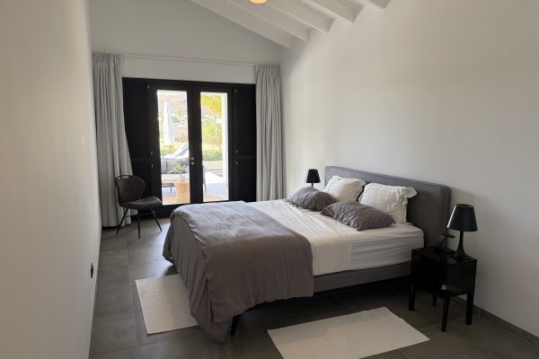 Blue Bay – Charming Villa with Panoramic Views over the Golf Course