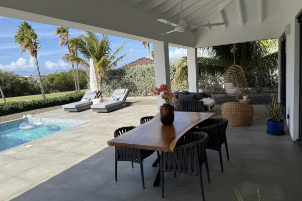 Blue Bay – Charming Villa with Panoramic Views over the Golf Course