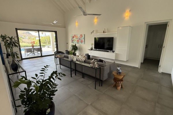 Blue Bay – Charming Villa with Panoramic Views over the Golf Course