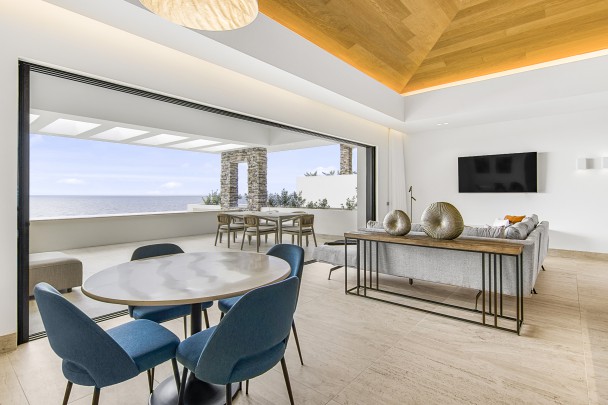 The Ridge 14 - Luxury oceanfront penthouse with panoramic view