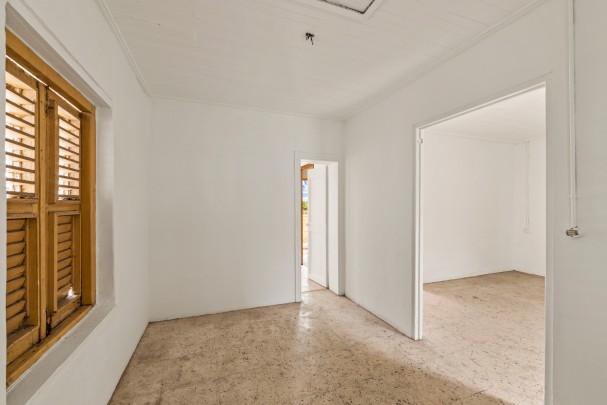 Renovatie object met twee woningen en ruim kavel in hartje Otrobanda 