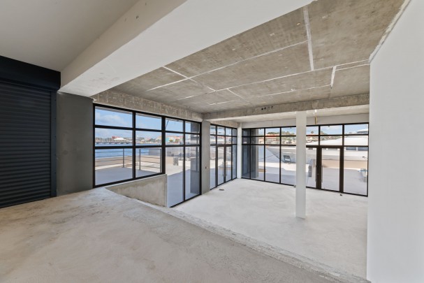 The Wharf – Hoekunit met panoramisch terras aan zee