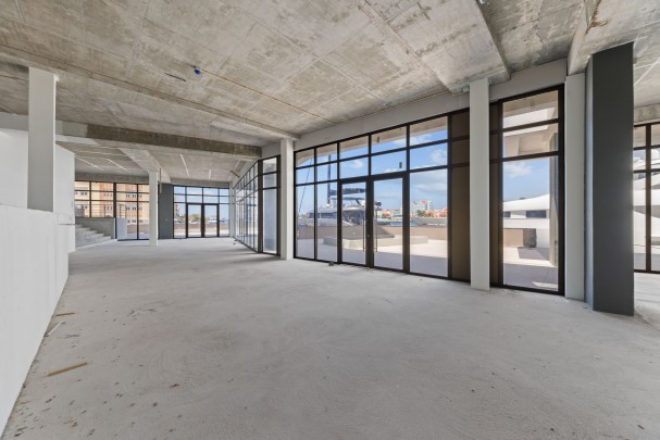 The Wharf – Hoekunit met panoramisch terras aan zee