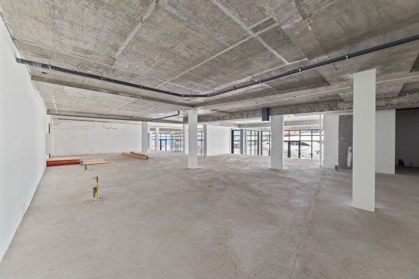 The Wharf – Bright Corner Unit with Waterfront Terrace