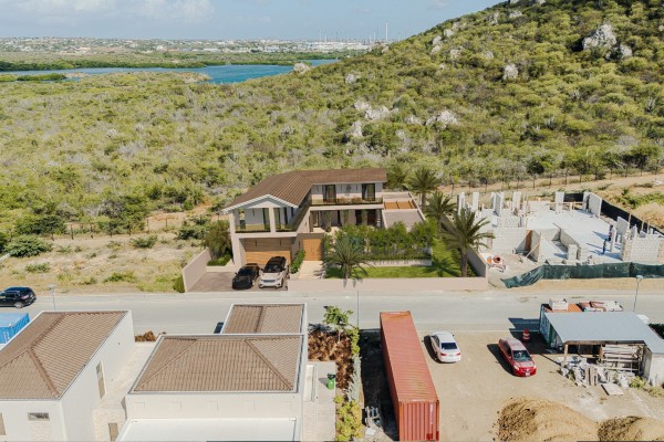 Blue Bay - Luxueuze vakantie villa met zwembad en 4 slaapkamers