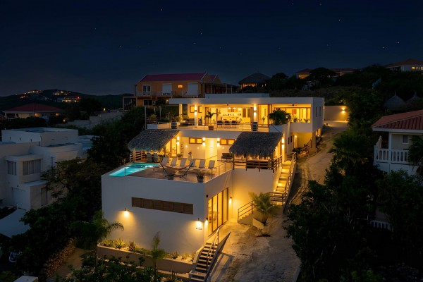 Cas Abao – Modern 5-Bedroom Oceanview Villa