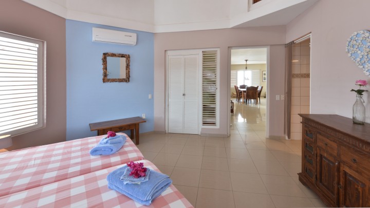 Good return on investment -Waterfront vacation rental property Curacao