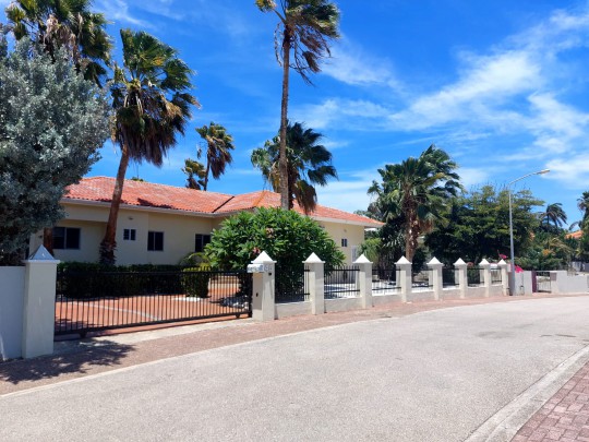 Villapark Girouette – villa gated resort apartment and private pool