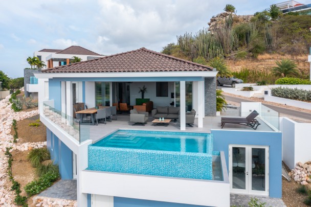 Blue Bay - Villa with private pool and rental potential for sale