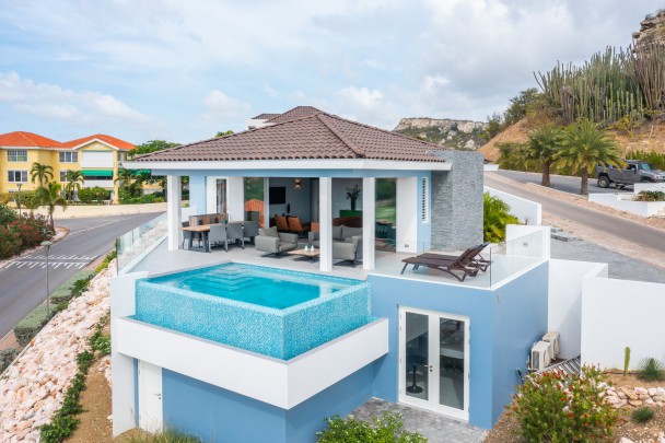 Blue Bay - Villa with private pool and rental potential for sale