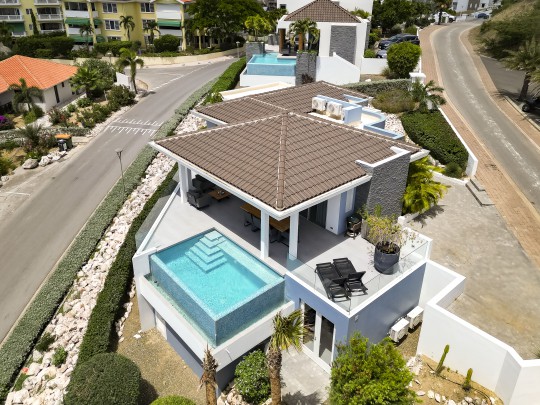 Blue Bay - Villa with private pool and rental potential for sale