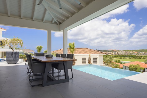 Blue Bay - Villa with private pool and rental potential for sale