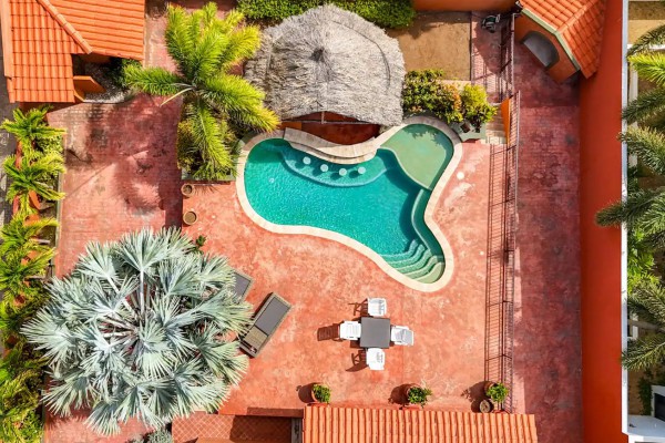 Vista Royal - Prachtige villa met appartement en zwembad