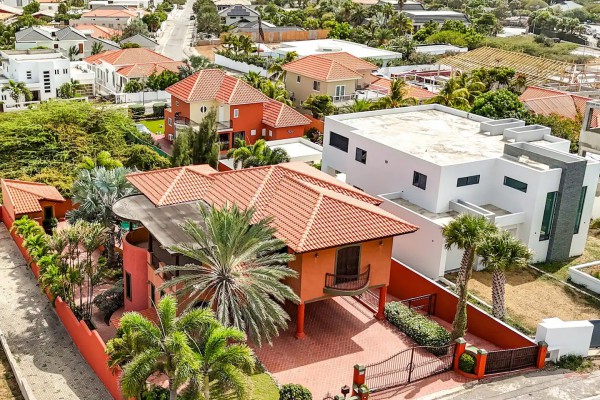 Vista Royal - Prachtige villa met appartement en zwembad