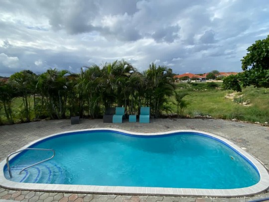 Spacious 4-bedroom house with private pool for rent on Blue Bay resort