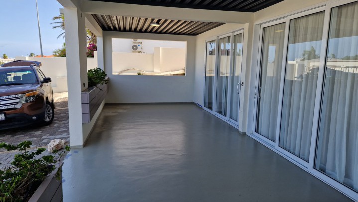 Spacious 2-bedroom apartment in Brakkeput Abao
