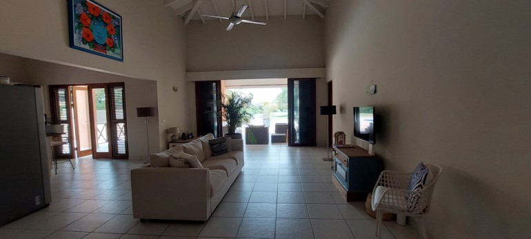 Blue Bay - Tropical 4-bedroom villa with swimming pool on resort