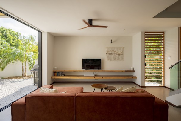 Luxury villa with pool, jacuzzi & sea view near Jan Thiel Beach