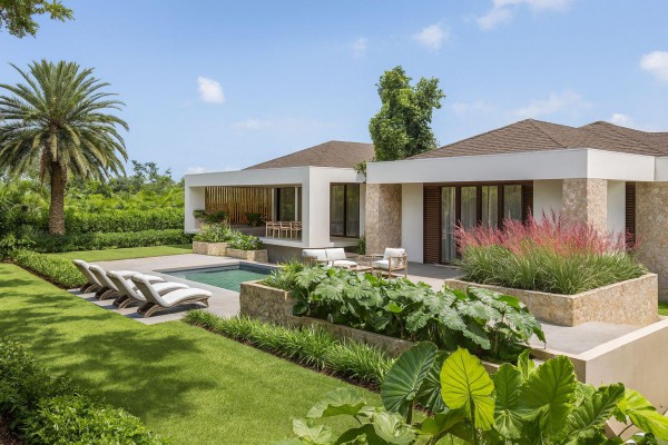 Blue Bay - New Build Luxurious Villa with private pool on Golf Resort
