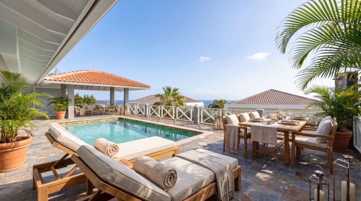 Blue Bay BB-39 &ndash; Spacious Villa with Pool and Sea View