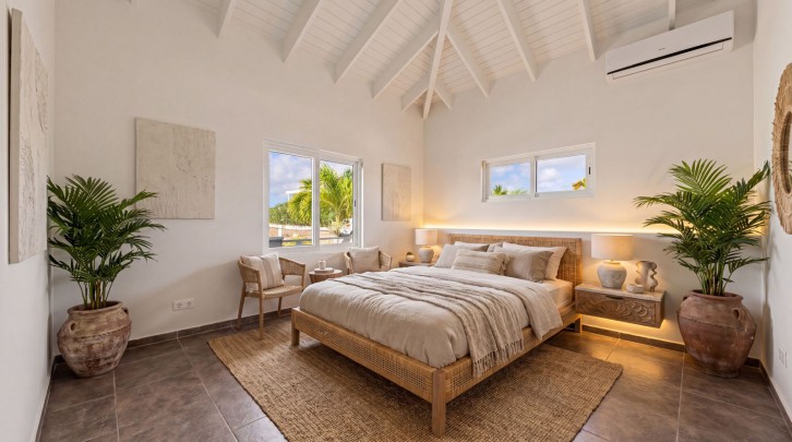 Blue Bay BB-39 &ndash; Spacious Villa with Pool and Sea View