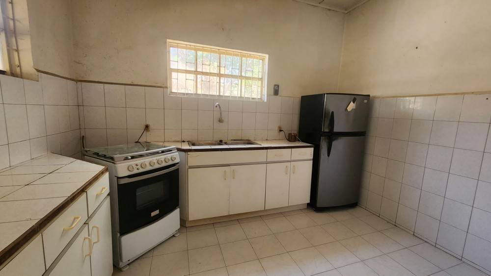 Fixer-Upper with Separate Apartment photo 6
