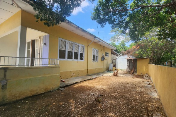 Dominguito – Fixer Upper with Separate Apartment
