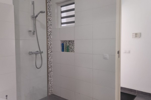 Nieuw Nederland: Centraal gelegen, gemeubileerd 1-slaapkmr appartement