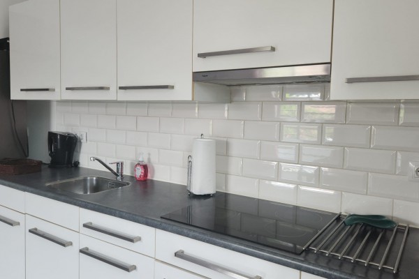 Nieuw Nederland: Centraal gelegen, gemeubileerd 1-slaapkmr appartement