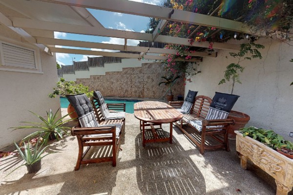 Wonderful classical villa in the center of Willemstad with pool