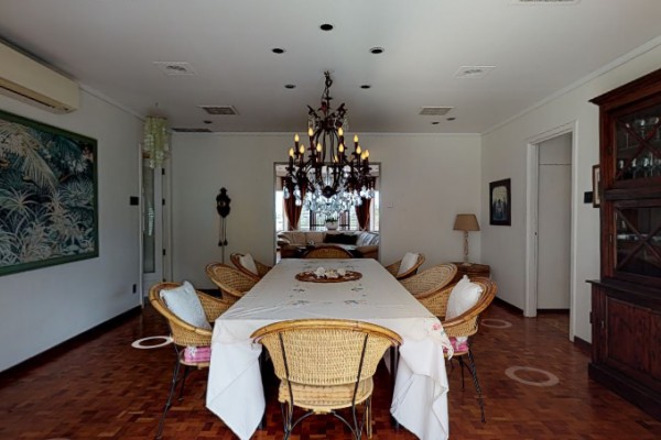 Wonderful classical villa in the center of Willemstad with pool